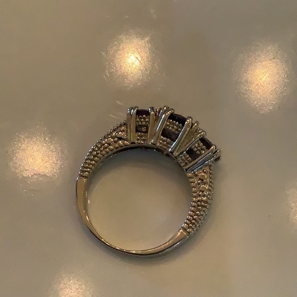 Ring three purple stones costume jewelry never worn silver tone (8) come… - Picture 12 of 12
